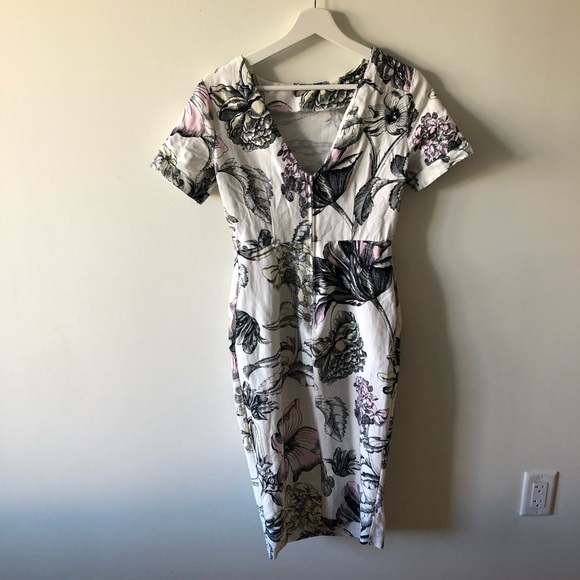 ASOS  floral pencil dress size 4 - fits like a 2 - Picture 5 of 10